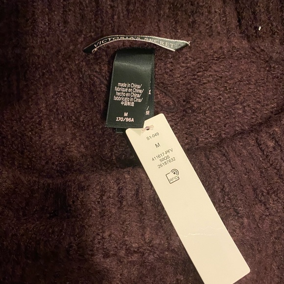 New Victoria secret sweater - Picture 3 of 3